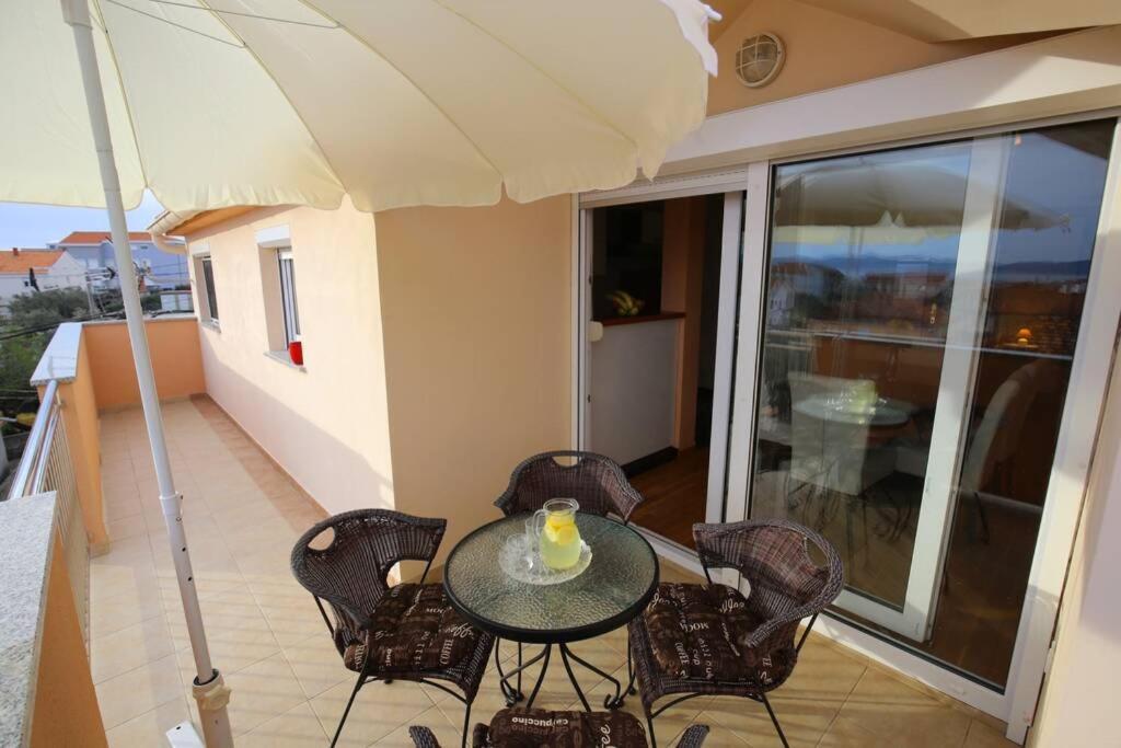 Apartman Lara Zára Kültér fotó